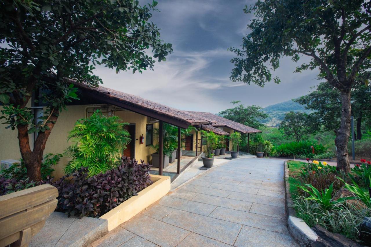 Encore A Boutique Resort Mulshi エクステリア 写真