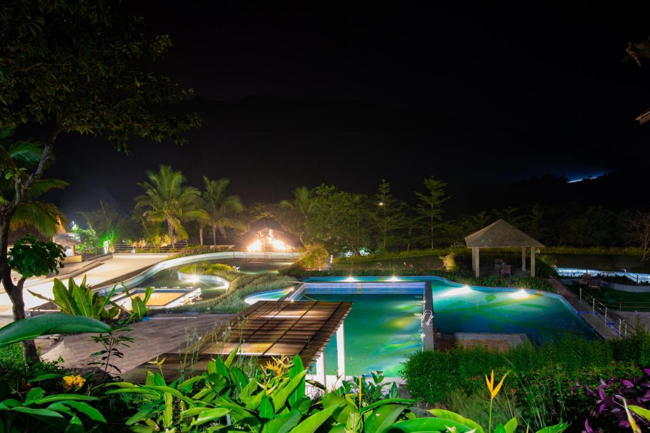 Encore A Boutique Resort Mulshi エクステリア 写真
